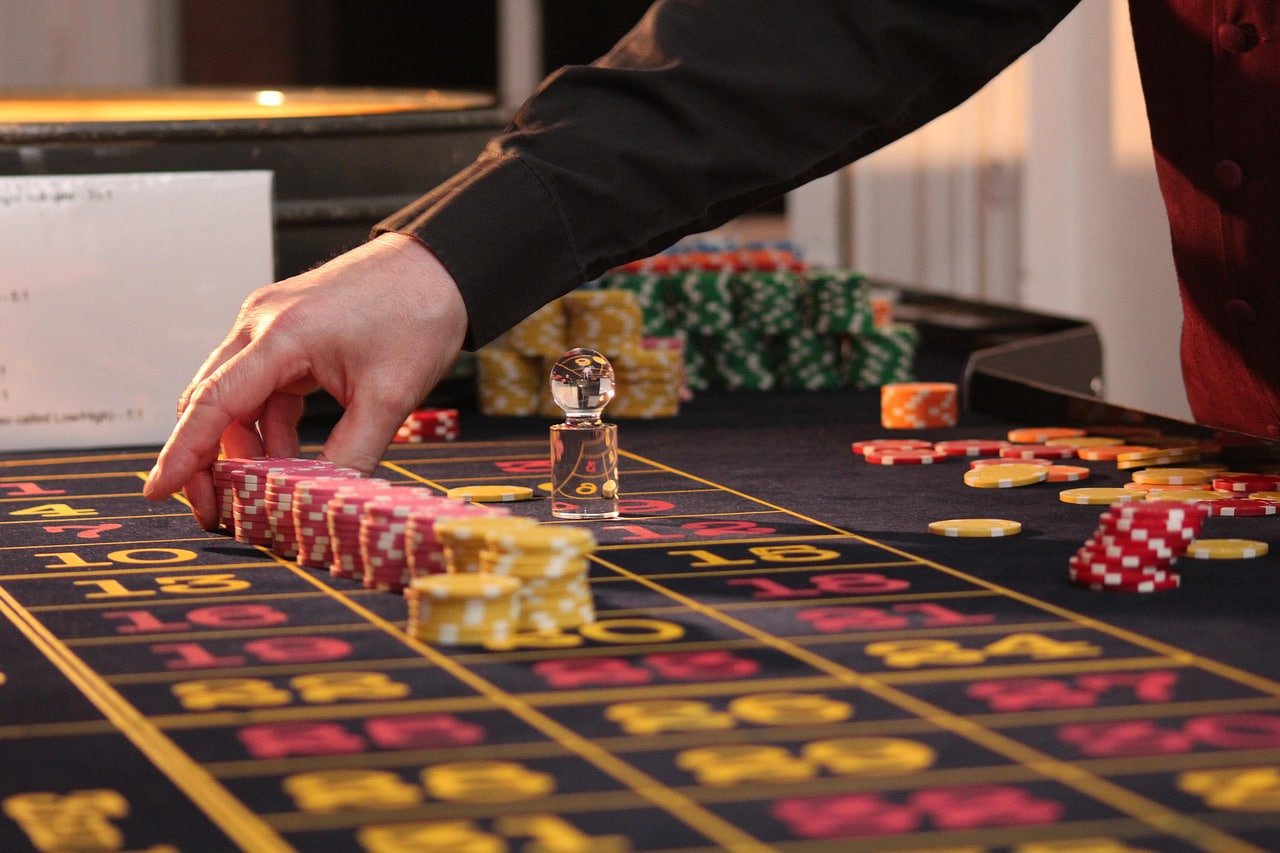 Roulette ဂိမ်းလော်ဘီ — European American Roulette Wheel ကစားနည်း
